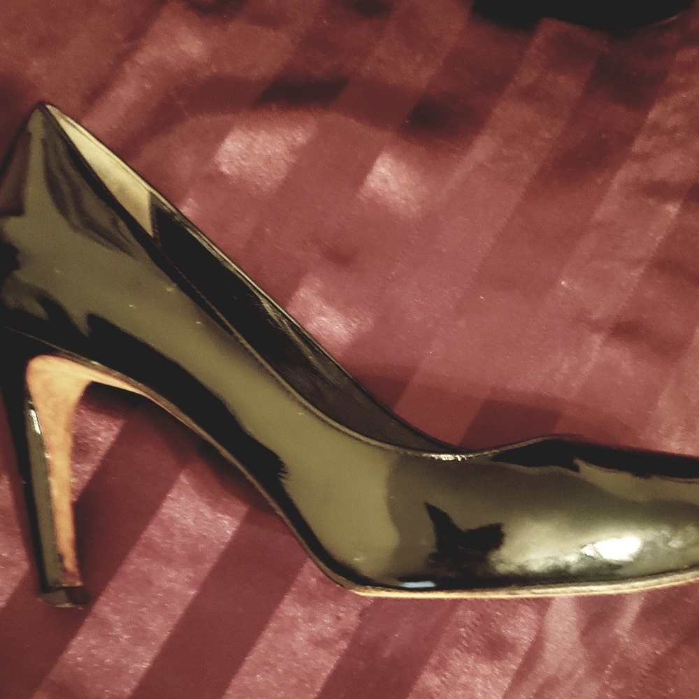 Cole Haan Black pumps!